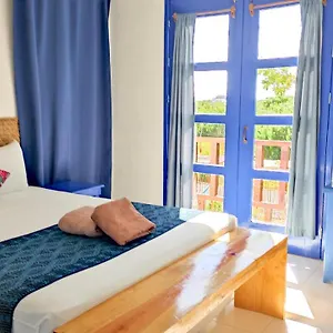 blue-island-holbox.quintano-roohotels.com/