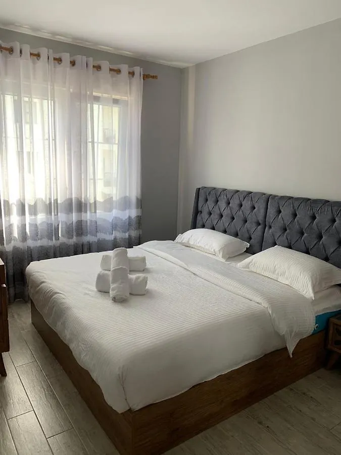 Lovely Apartment Τίρανα